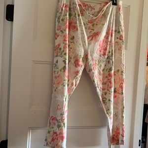 J.jill love linen flowered crops!